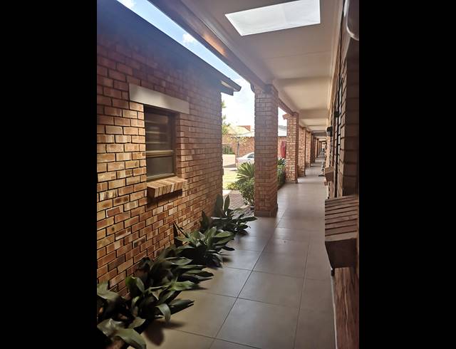 2 BEDROOM TOWNHOUSE FOR SALE IN EQUESTRIA